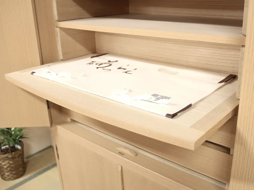 衣装盆は扱いやすい「板盆」仕様