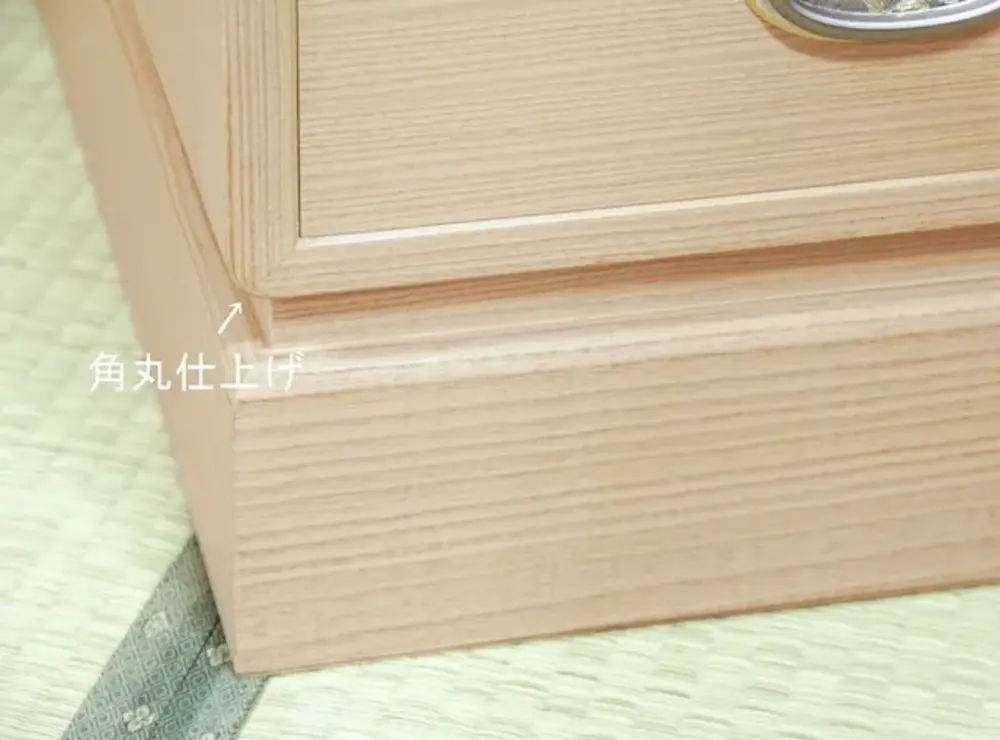 シンプルな造りは全体を引き立てます。