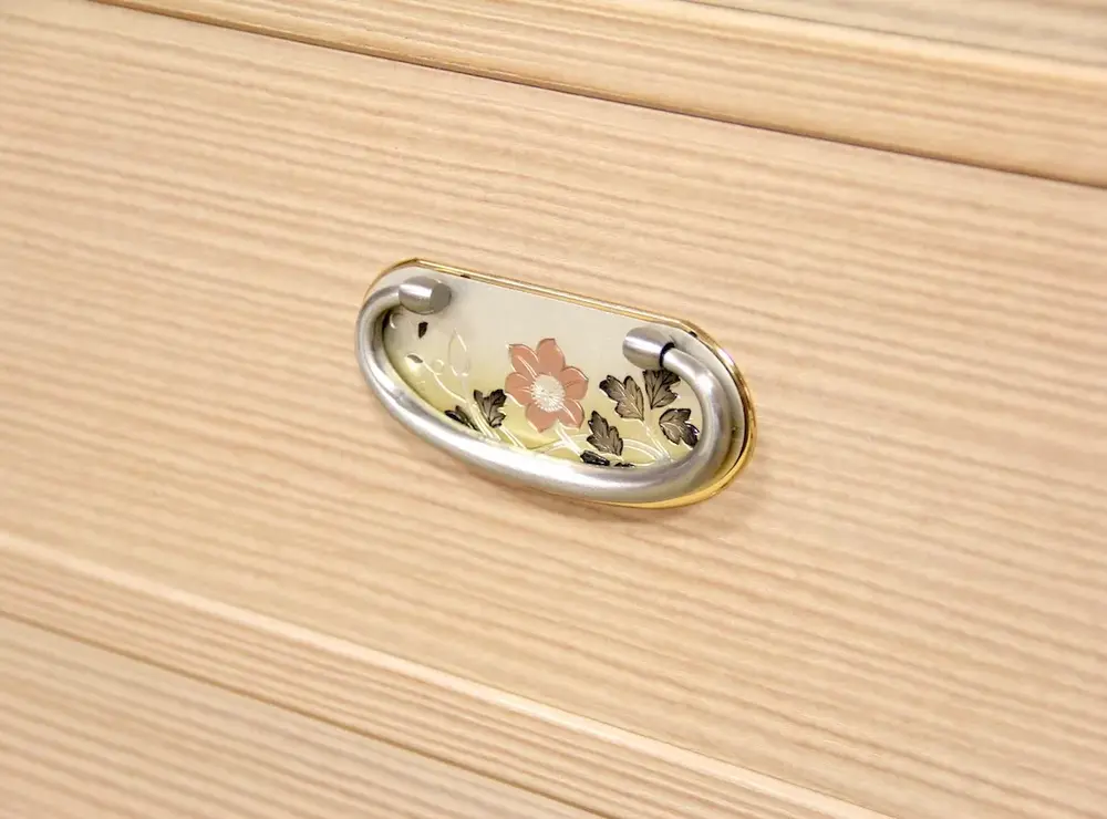 引出しの金具